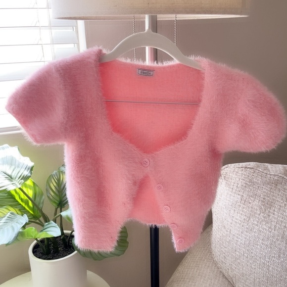 2bellas Pink Fuzzy Button-Up Cardigan short sleeve - Picture 1 of 5